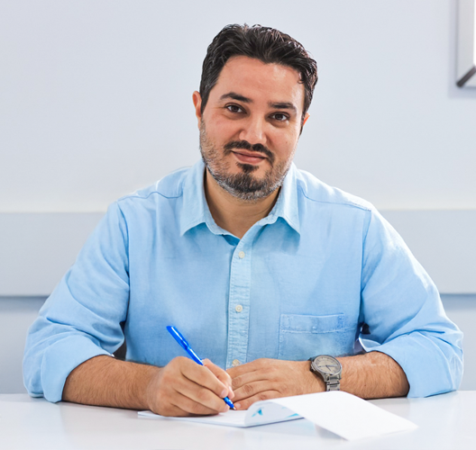 الدكتور الصديق العبيدي استشاري الجراحة العامة وجراحات المناظير والسمنة المفرطة