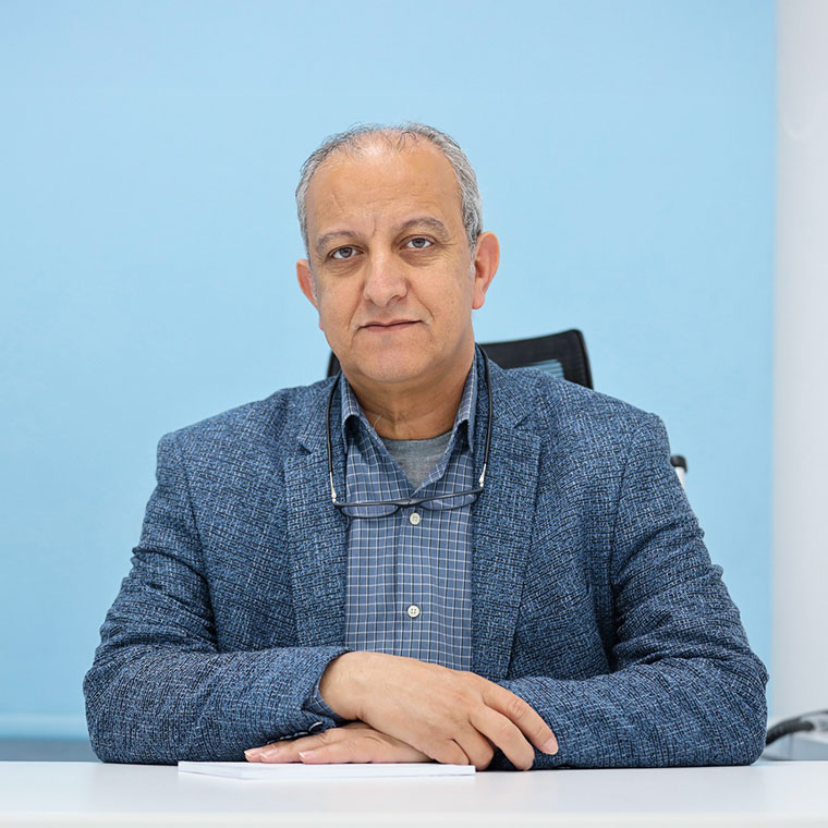 الأستاذ الدكتور: عبدالهادي الكاديكي الأستاذ الدكتور: عبدالهادي الكاديكي